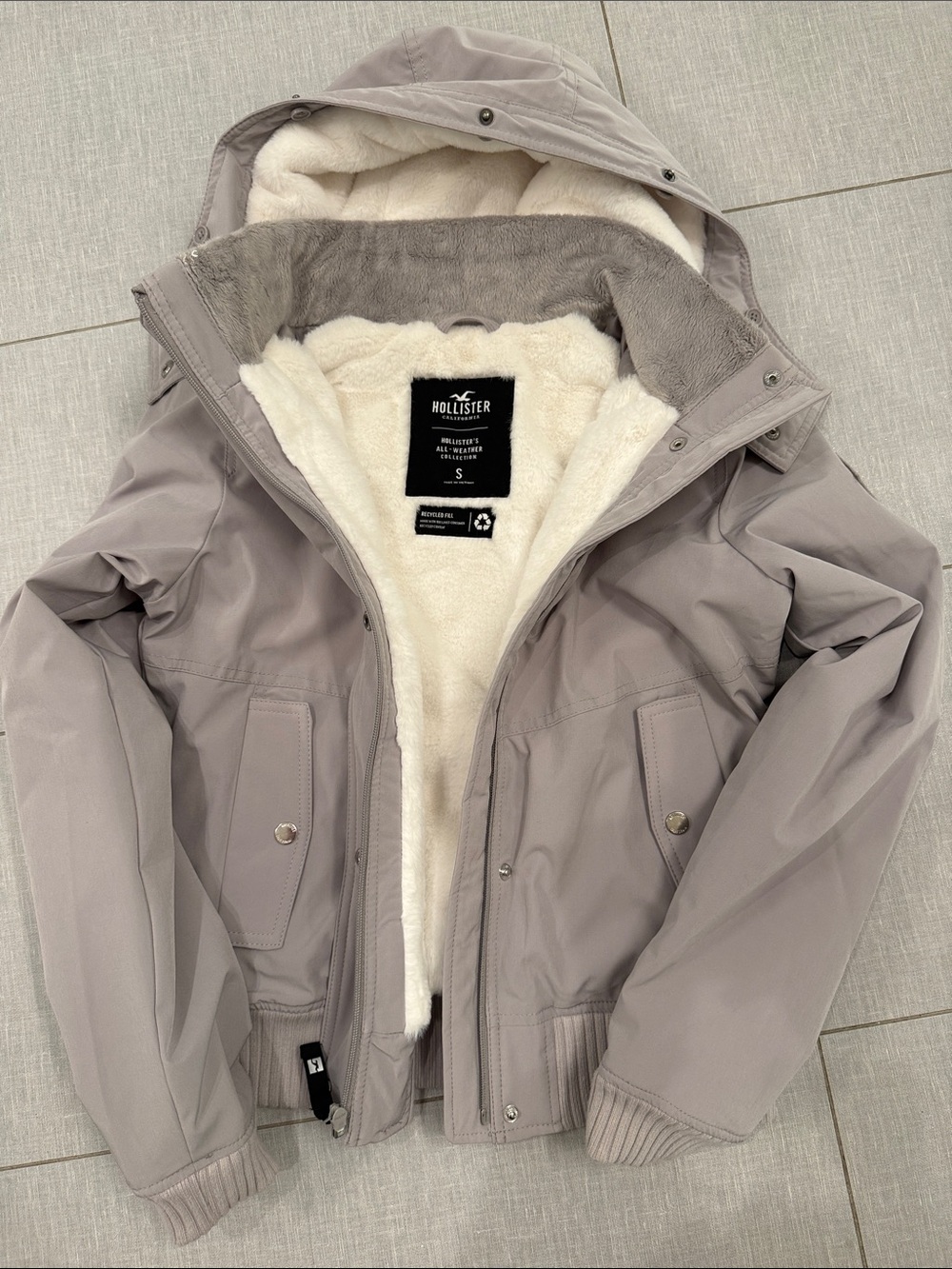 Women’s Hollister Light Gray Winter Jacket with Sherpa Lining
